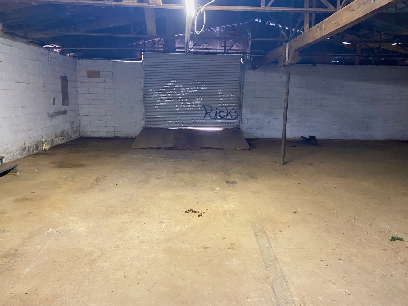 Maysville: 530 Sims St, Maysville, GA 30558